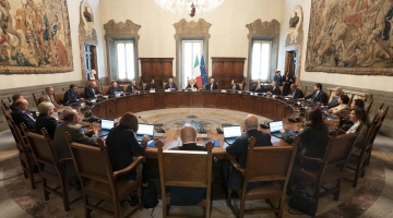 Def, via libera del Cdm al nuovo documento sui conti pubblici | Giorgetti: "Pil allo 0,6% nel 2025, allo 0,8% nel 2026 e nel 2027"