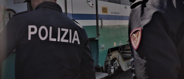 Accoltella alla testa un diciottenne sul treno, arrestato a Lodi