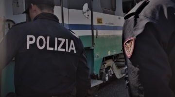 Accoltella alla testa un diciottenne sul treno, arrestato a Lodi