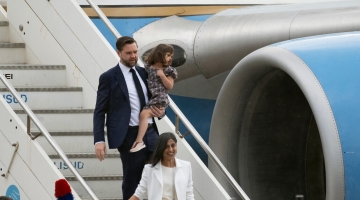 Usa, il vicepresidente JD Vance in visita a Roma: "Apprezzo molto l'amicizia fra i nostri due Paesi" | Meloni: "Orgogliosa del rapporto privilegiato"