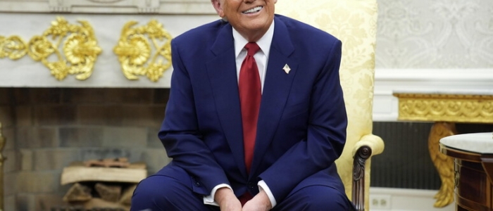 Dazi, telefonata "positiva" tra Meloni e von der Leyen dopo l'incontro con Trump | Il presidente Usa accetta l'invito a Roma, valuta summit con l'Ue
