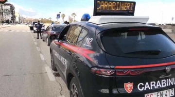 Pensionato uccide la moglie a coltellate nel Barese e tenta il suicidio