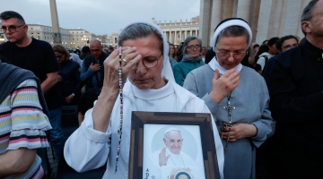 Roma blindata per l’addio a Papa Francesco: in campo droni, cecchini e bazooka anti-drone