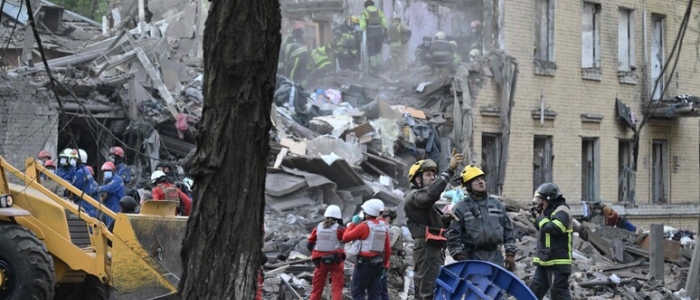 Raid russo su Kiev: nove morti e 63 feriti | Ucraina: "Putin dimostra solo il desiderio di uccidere" | Trump: "Vladimir fermati"