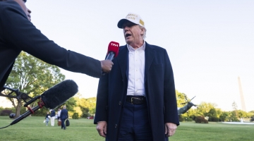 Trump a gamba tesa sul voto in Canada: "Diventi il 51esimo Stato Usa" | E attacca la stampa: "Disonesta, imbroglia sui sondaggi"