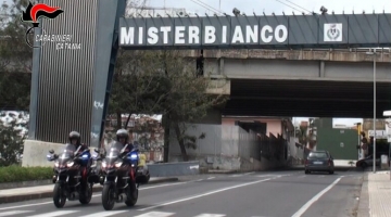 Catania, bimba muore dopo essere stata lanciata dal balcone dalla madre