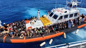 Lampedusa, undici sbarchi in poche ore: arrivati 900 migranti