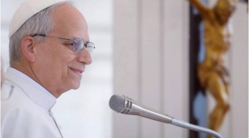 Papa Leone XIV dona 5mila croissant ai clochard di Roma