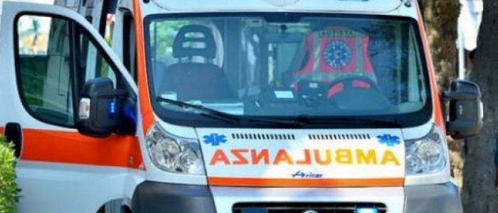 Genova, bimba di 18 mesi mette la mano nel tritacarne e perde le dita