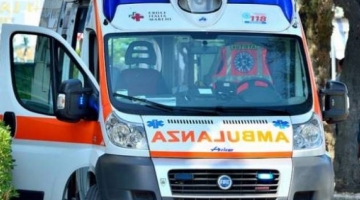 Genova, bimba di 18 mesi mette la mano nel tritacarne e perde le dita