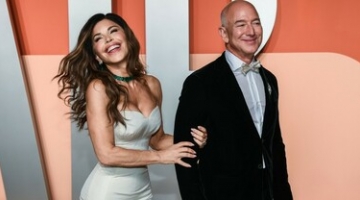 Allerta sicurezza a Venezia, Jeff Bezos rinuncia ai maxi yacht per le sue nozze