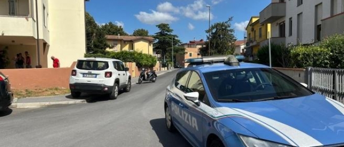 Pisa, omicidio-suicidio: guardia giurata spara alla moglie e poi si uccide