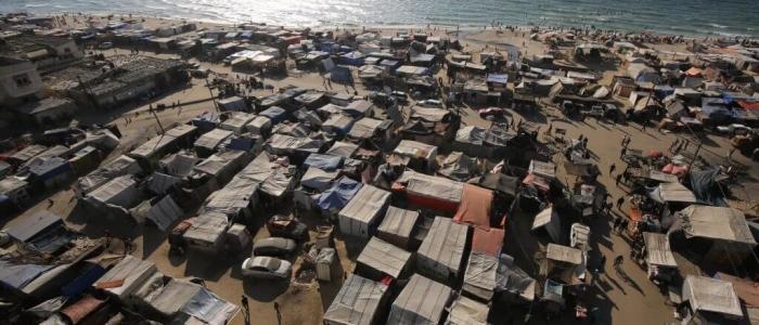 Gaza, oltre 50 morti in raid israeliani | Onu: in due mesi uccisi mille palestinesi che cercavano cibo | Card. Pizzaballa: "Inaccettabile"