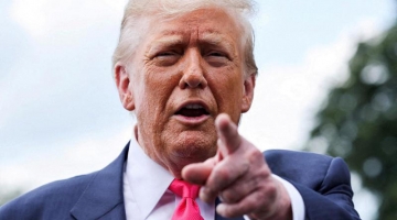 Dazi, fonti Ue: "Improbabile intesa con gli Usa in settimana" | Media: "Trump ritira di nuovo gli Stati Uniti dall'Unesco"