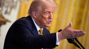 Trump: "Se l'Ue aprirà i suoi mercati ai prodotti Usa, abbasseremo i dazi" | Si va verso un accordo al 15%