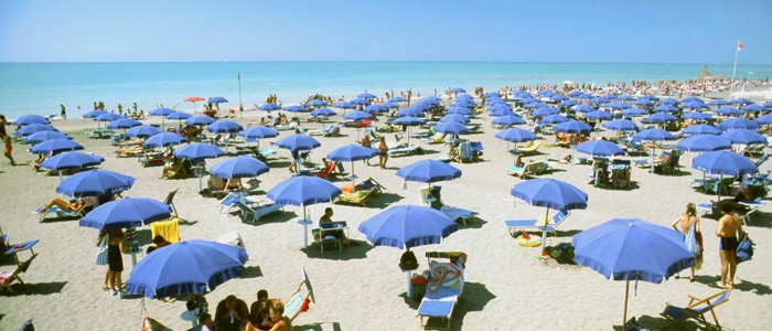 Caro-vacanze, si spende il 30% in più rispetto al 2019 | Ma gli italiani non rinunciano alle ferie: ad agosto 18 milioni in vacanza