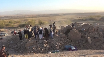 Afghanistan, devastante terremoto di magnitudo 6: oltre 800 morti e 1.300 feriti | I talebani alla comunità internazionale: "Dateci elicotteri"