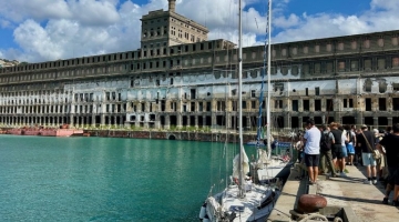 Barcellona, le barche della Global Sumud Flotilla tornano in porto per il maltempo