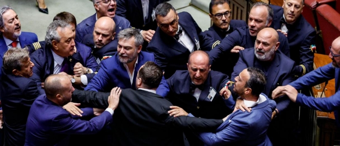 Giustizia, separazione delle carriere: via libera definitivo del Senato alla riforma | Meloni: "Traguardo storico, ora parola ai cittadini"