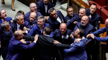 Giustizia, separazione delle carriere: via libera definitivo del Senato alla riforma | Meloni: "Traguardo storico, ora parola ai cittadini"