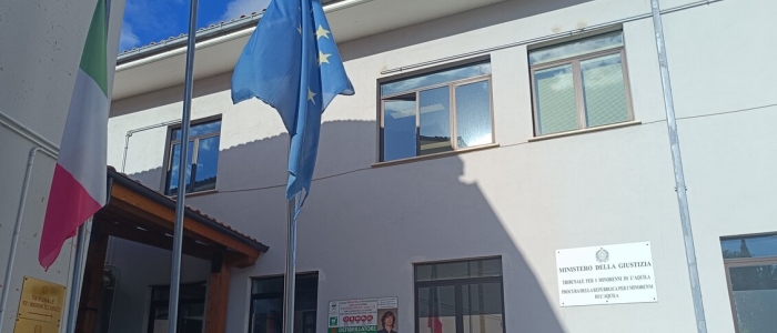 Tre bambini cresciuti isolati nel bosco in Abruzzo: interviene la Procura