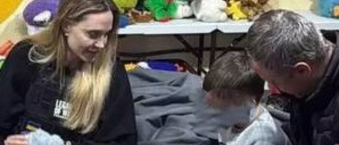 Angelina Jolie a sorpresa a Kherson, visita ai bimbi malati in ospedale