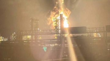 Droni ucraini colpiscono una raffineria di petrolio nella regione russa di Volgograd | Mosca assedia la citt&agrave; di Pokrovsk, "militari di Kiev ormai in trappola"