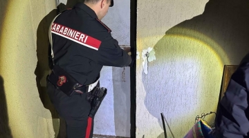 Roma, blitz antidroga a Ostia: 12 arresti e sequestri di cocaina e crack