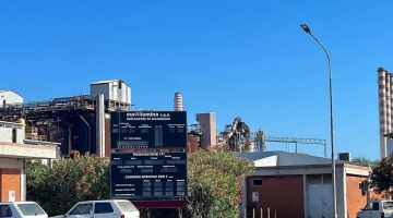 Eurallumina, operai a 40 metri su silo nel Sulcis: "Mimit ci convochi"