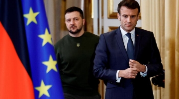 Macron e Zelensky: intesa per acquisto fino a 100 caccia Rafale | Von der Leyen: "Enorme il deficit di Kiev, servono 70 miliardi"