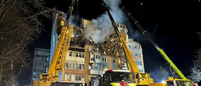 Zelensky: "Ancora 22 dispersi dopo attacco russo a Ternopil" | Il piano in 28 punti degli Usa per la pace: Kiev ceda terre e riduca l'esercito