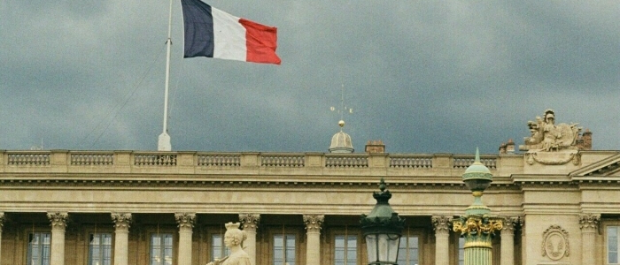 Francia, oltre 240 donne "drogate ai colloqui di lavoro con un alto funzionario del ministero"