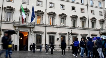 Manovra, dichiarati inammissibili 105 emendamenti: vertice di maggioranza a Palazzo Chigi | Intesa su casa e dividendi ma resta nodo coperture