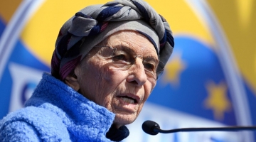 Emma Bonino trasferita in un altro ospedale a Roma: "Condizioni stabili"
