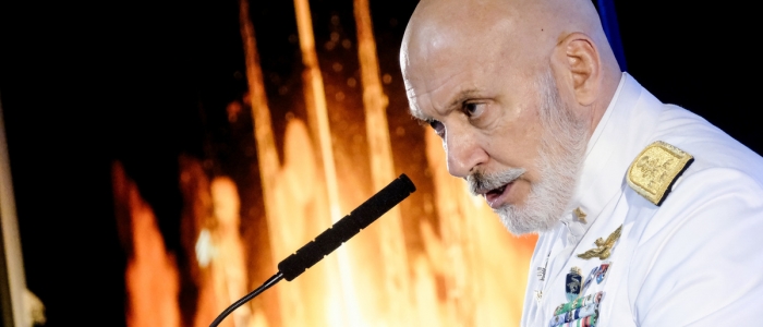 Ucraina, l'ammiraglio Cavo Dragone: "La Nato valuta un attacco preventivo alla Russia" | Mosca: "Passo irresponsabile, mina gli sforzi di pace"