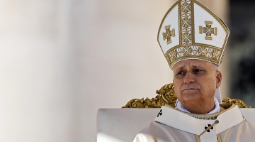 Vaticano: "Esclusa al momento la possibilità di donne diacono"