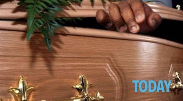 Catania, famiglia apre la bara e scopre un altro defunto: corpi scambiati in ospedale