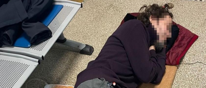 Malato di tumore steso a terra nell'ospedale di Senigallia, la moglie: "Sono arrabbiata per lui"