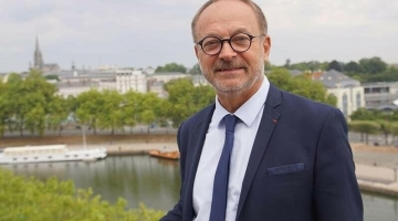 Francia, ex senatore condannato per avere drogato deputata per violentarla