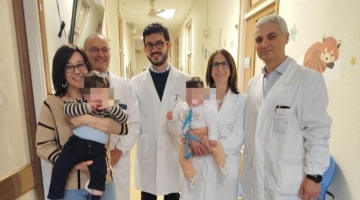 Milano, nasce con una rara malattia che "ruba" sangue al cervello: doppio intervento per un bimbo di 3 mesi