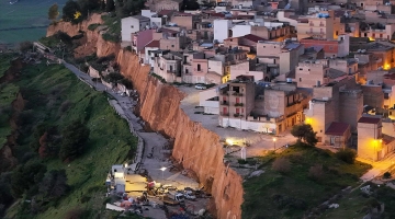 Frana a Niscemi, "fondi agli sfollati fino a 900 euro mensili" | Decine gli immobili inagibili