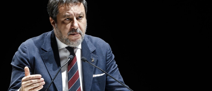 Ponte sullo Stretto, Salvini: "Quei fondi non si toccano, per il maltempo ne troveremo altri" | Tajani: "L'uso dei fondi del ponte? Valutiamolo, ma l'opera va fatta"