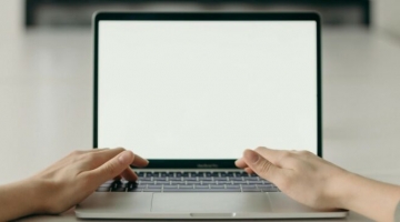 "L'azienda non pu&ograve; spiare la mail del lavoratore licenziato": la decisione del Garante