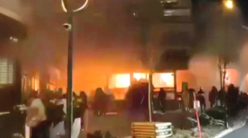 Crans-Montana, tutte le omissioni: dalle mancate autopsie ai rimborsi mai arrivati | Ora la riesumazione delle salme?