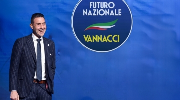 Vannacci: "Proseguo la mia strada da solo" | Salvini: Deluso e amareggiato"