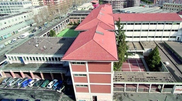 La Spezia, lancia una sedia dalla finestra della scuola: ferita una studentessa