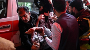 Pakistan, esplosione in una moschea a Islamabad: almeno 12 morti e 25 feriti