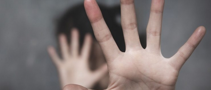 Sassari, sequestra, tortura e violenta la fidanzata per 10 giorni: arrestato