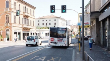 Vicenza, dimentica l'abbonamento del bus: 15enne disabile fatto scendere