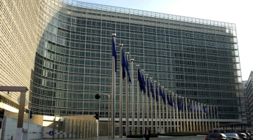 Bruxelles, blitz della polizia nei locali della Commissione Ue: "Presunte irregolarit&agrave; su vendita di immobili"